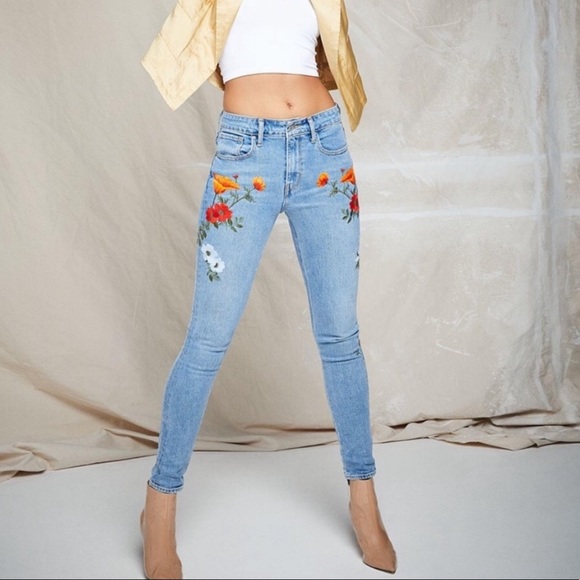 Levi's Denim - Levi jeans with floral print on side. size 25
